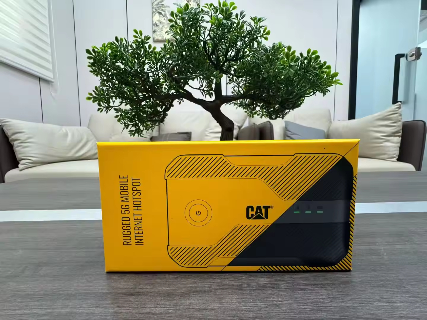 Cat Q10 5G Rugged Mobile Internet Hotspot 5G Pocket WIFI 6 - Image 2
